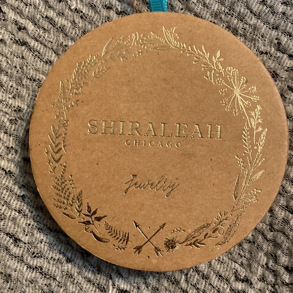 NWT. Shiraleah Jewey | Gold Necklace with “E” Medallion - Picture 4 of 5